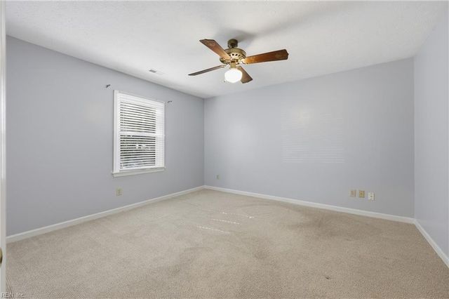 4 Faye DR, Smithfield, VA 23430