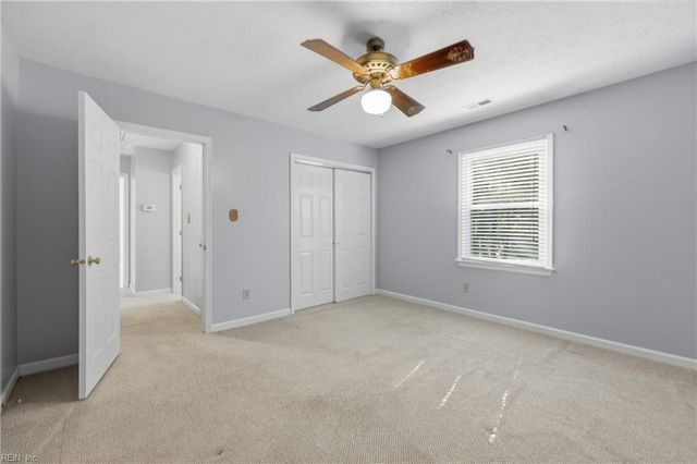 4 Faye DR, Smithfield, VA 23430