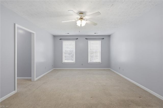 4 Faye DR, Smithfield, VA 23430