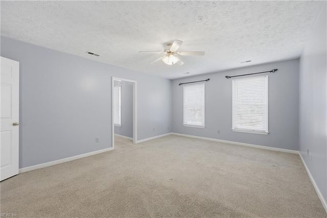 4 Faye DR, Smithfield, VA 23430