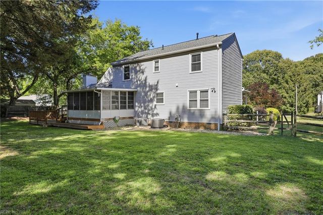 4 Faye DR, Smithfield, VA 23430