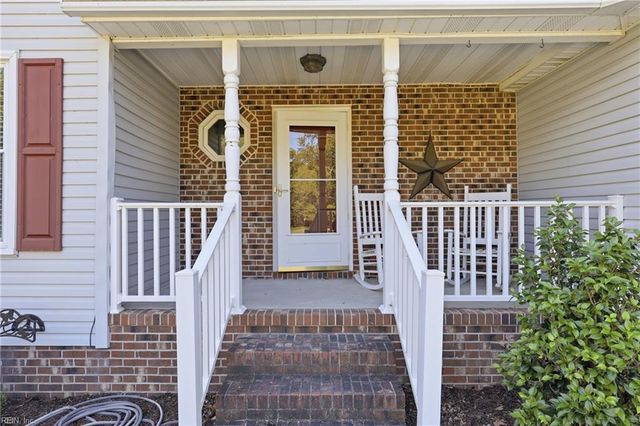 4 Faye DR, Smithfield, VA 23430