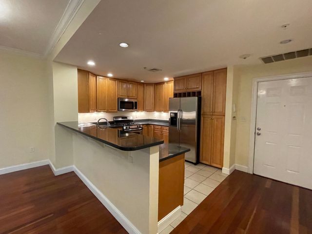 81-87 Fairmount Ave 8, Boston, MA 02136
