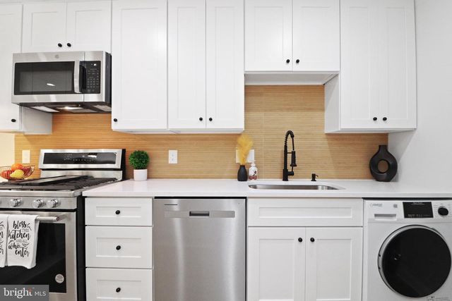 7971 AUDUBON AVE #202, Alexandria, VA 22306