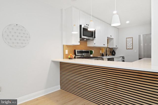7971 AUDUBON AVE #202, Alexandria, VA 22306