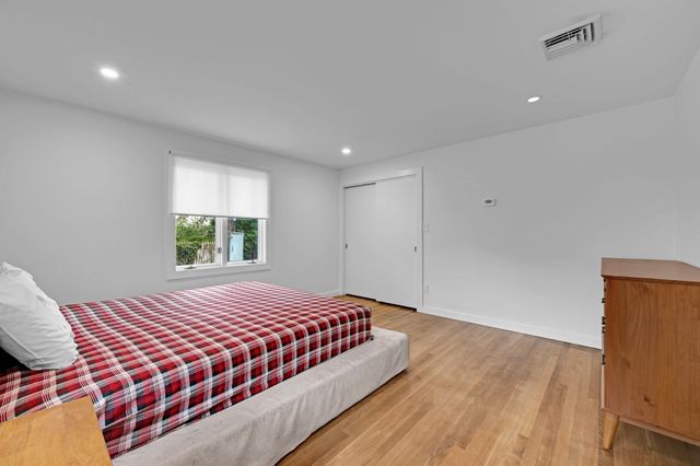79 Chilmark St, Worcester, MA 01604