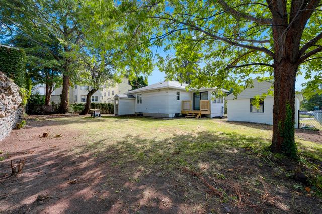 79 Chilmark St, Worcester, MA 01604