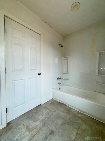 345 E Central Avenue, West Carrollton, OH 45449