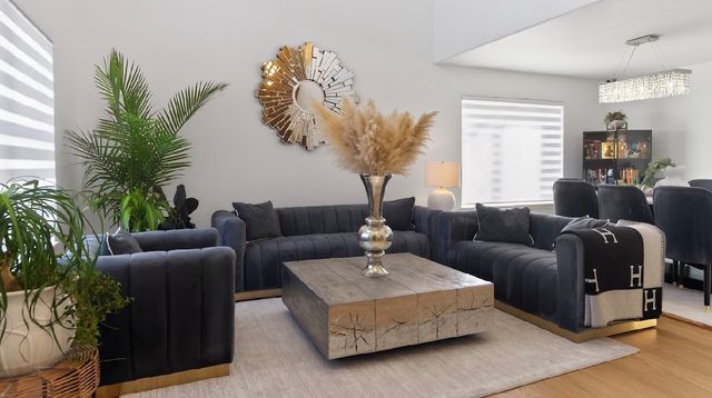 55 WILLOW Road, Wheeling, IL 60090