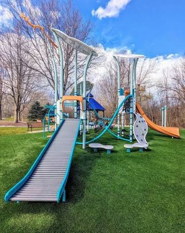 55 WILLOW Road, Wheeling, IL 60090