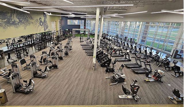 55 WILLOW Road, Wheeling, IL 60090