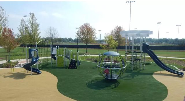 55 WILLOW Road, Wheeling, IL 60090