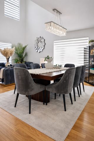 55 WILLOW Road, Wheeling, IL 60090