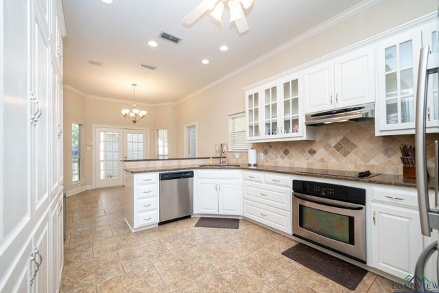 1845 E George Richey, Longview, TX 75604