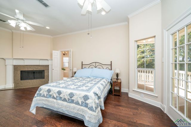 1845 E George Richey, Longview, TX 75604