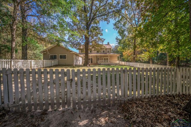 1845 E George Richey, Longview, TX 75604