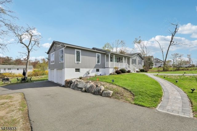 24 Yacht Club Dr, Jefferson Twp., NJ 07849