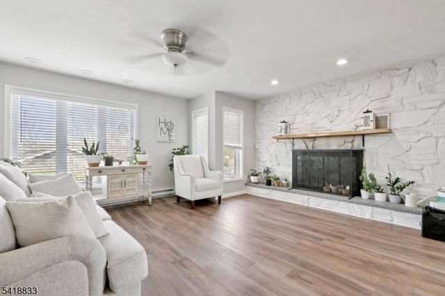 24 Yacht Club Dr, Jefferson Twp., NJ 07849