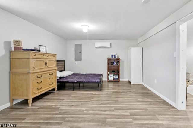 24 Yacht Club Dr, Jefferson Twp., NJ 07849