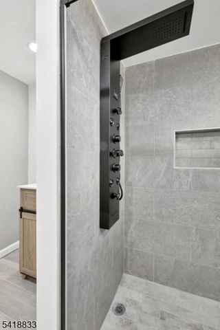 24 Yacht Club Dr, Jefferson Twp., NJ 07849