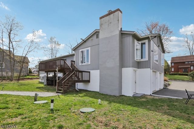 24 Yacht Club Dr, Jefferson Twp., NJ 07849