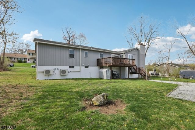 24 Yacht Club Dr, Jefferson Twp., NJ 07849