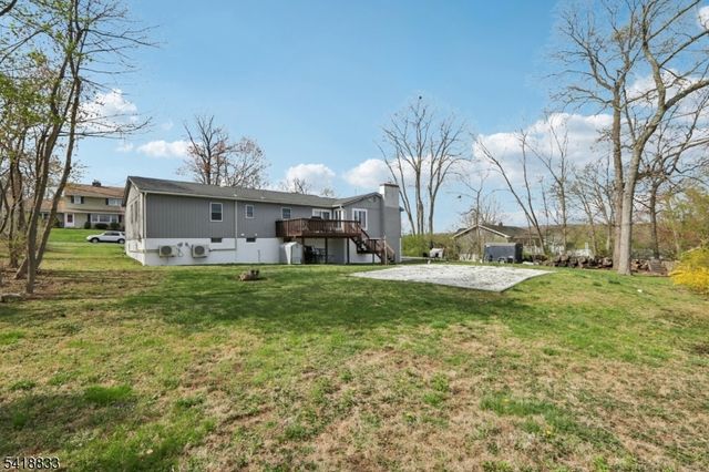 24 Yacht Club Dr, Jefferson Twp., NJ 07849