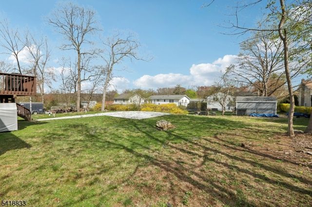 24 Yacht Club Dr, Jefferson Twp., NJ 07849