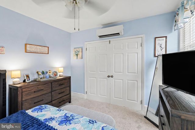 523 GREEN, Philadelphia, PA 19128