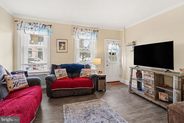 523 GREEN, Philadelphia, PA 19128