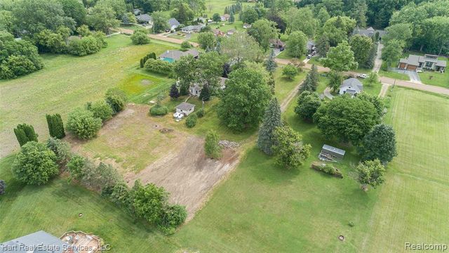 9013 Canton Center Rd, Plymouth, MI 48170