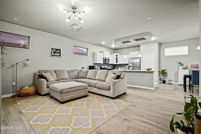 14239 CHARLES POLLOCK Avenue, El Paso, TX 79938