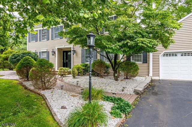 18 Joshua Dr, Hillsborough Twp., NJ 08844