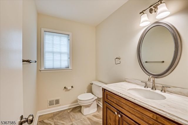 18 Joshua Dr, Hillsborough Twp., NJ 08844