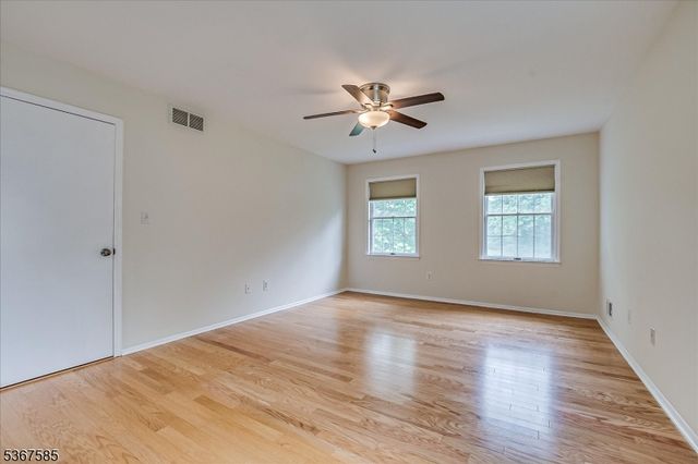 18 Joshua Dr, Hillsborough Twp., NJ 08844