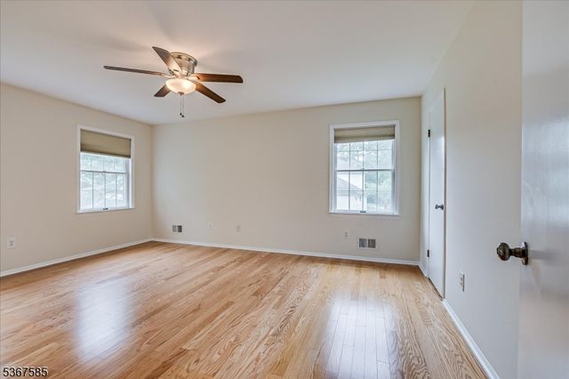 18 Joshua Dr, Hillsborough Twp., NJ 08844