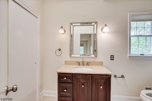18 Joshua Dr, Hillsborough Twp., NJ 08844