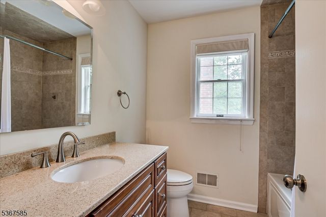 18 Joshua Dr, Hillsborough Twp., NJ 08844