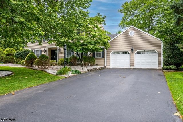 18 Joshua Dr, Hillsborough Twp., NJ 08844