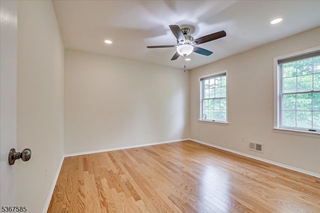 18 Joshua Dr, Hillsborough Twp., NJ 08844