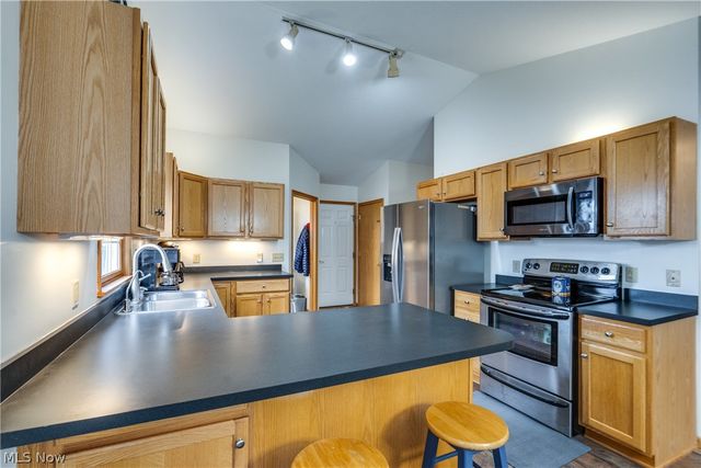 1481 Brookridge Avenue, Louisville, OH 44641