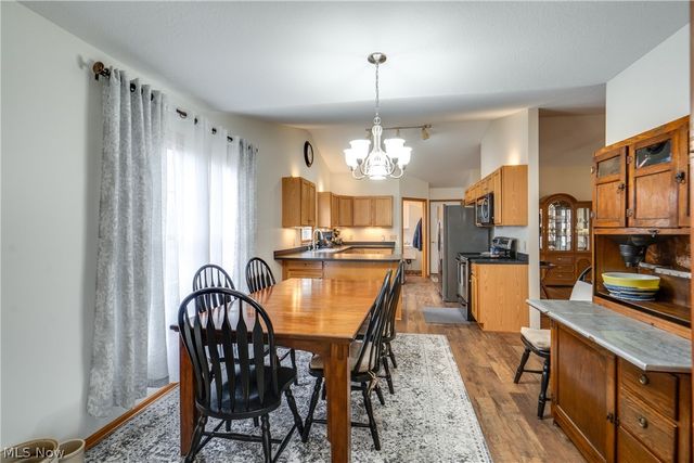 1481 Brookridge Avenue, Louisville, OH 44641