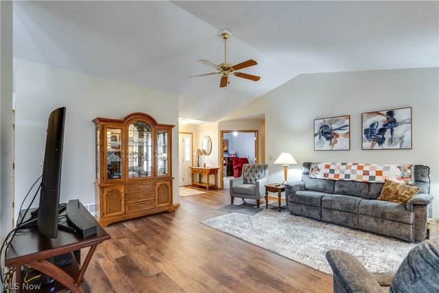 1481 Brookridge Avenue, Louisville, OH 44641