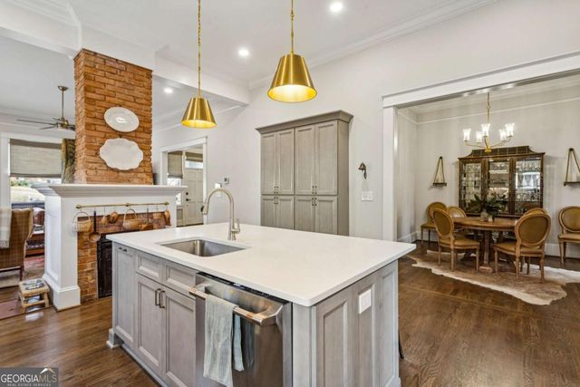 366 East Dixie Avenue SE, Marietta, GA 30060