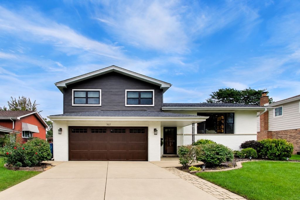 307 N Marcella Road, Mount Prospect, IL 60056