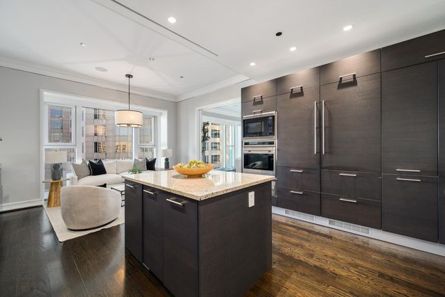 77 E WALTON Street 24A, Chicago, IL 60611