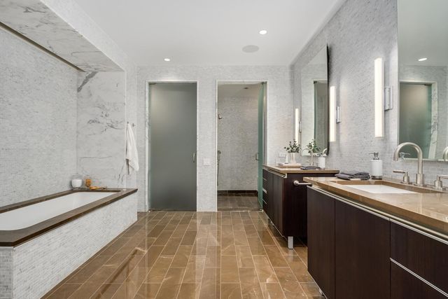 77 E WALTON Street 24A, Chicago, IL 60611
