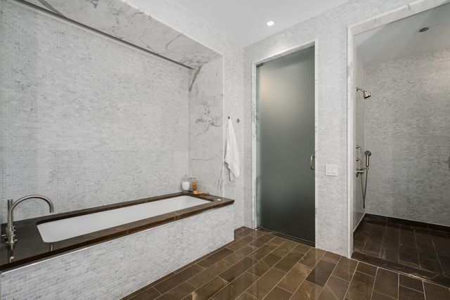 77 E WALTON Street 24A, Chicago, IL 60611