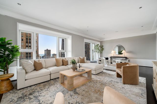 77 E WALTON Street 24A, Chicago, IL 60611