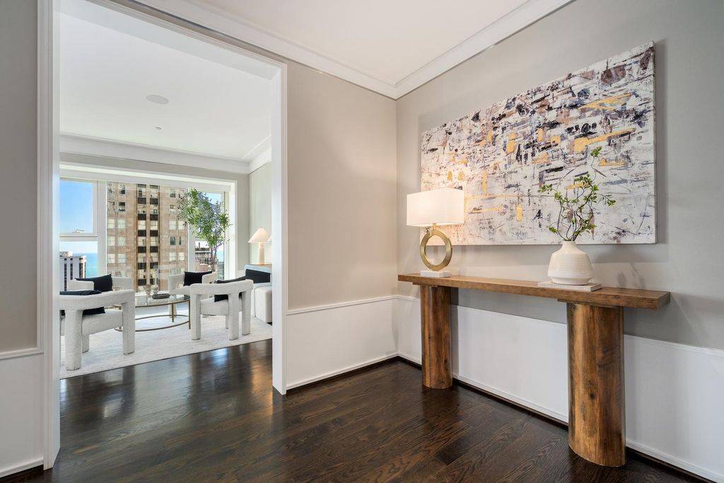 77 E WALTON Street 24A, Chicago, IL 60611 — photo 2